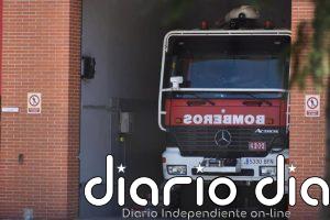 Los bomberos actúan en un incendio en un chalé de Son Cabrises (Menorca)