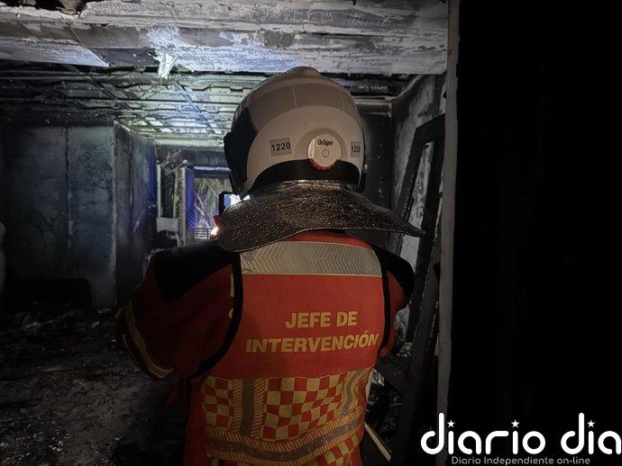 Los Bomberos extinguen un incendio en una vivienda de Pozuelo de Alarcón