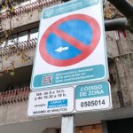 Los camiones botelleros duplican su tiempo de carga y descarga en el Centro atendiendo a las demandas de la hostelería