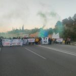Los docentes cortan la A-2 y la C-55 en Abrera y 4 tramos de la Ronda de Dalt de Barcelona