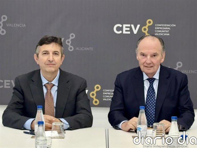 Los empresarios apelan al consenso en el decreto contra la hiperregulación para evitar fugas de inversiones a otras CCAA