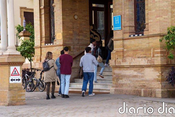 Los españoles gastarán 450 euros en reservas de viajes 'online' en Semana Santa, un 10% menos, por incertidumbre