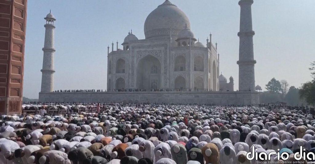 Los musulmanes en India celebran el Eid al-Fitr y el fin del Ramadán