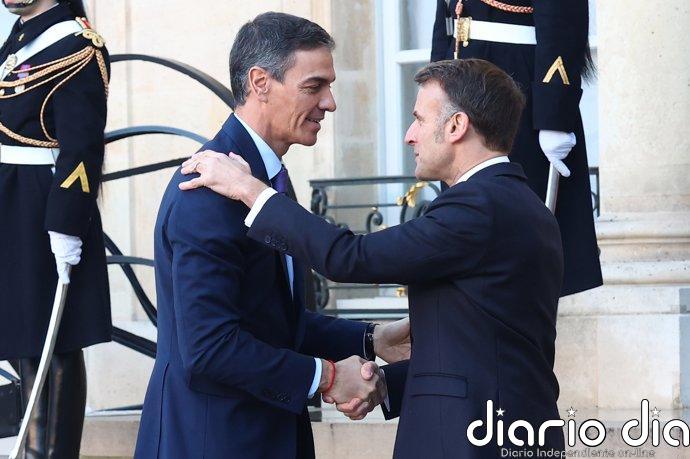 Macron traslada a España su "solidaridad" ante las "recientes amenazas de coacción económica" de Trump