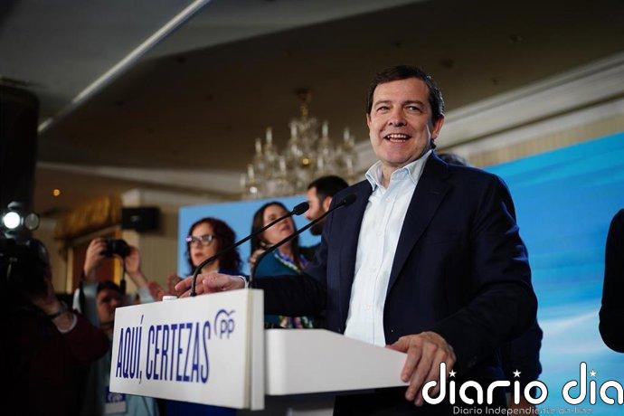 Mañueco apunta que el documento que firmó con Vox en 2022 es una "buena base" para el diálogo