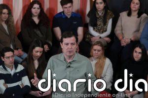 Mañueco quiere dejar a los jóvenes "el mejor legado", una educación que les haga "libres", lejos del "adoctrinamiento"