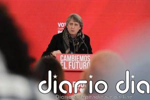 Martínez cuestiona a los "pecho palomo" de Vox si van a convertirse en la "derechita cobarde" y ser "muleta" del PP