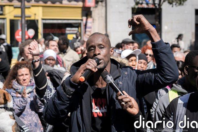 Más de 300 organizaciones de toda España respaldan la versión de los vecinos de Mbaye sobre su detención