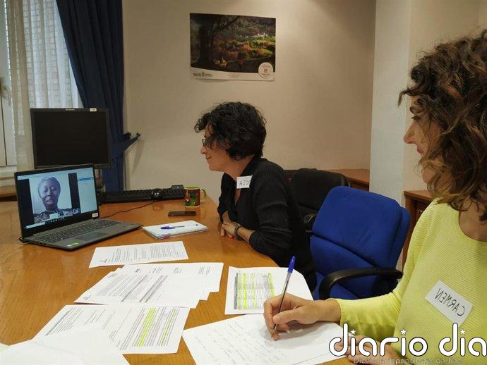 Más de 724.000 mujeres migrantes obtuvieron la nacionalidad por residencia entre 2015 y 2024, según Migraciones