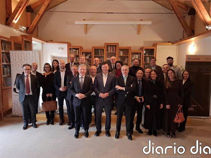 Más de una veintena de empresarios segovianos participan en una jornada de la FES y CaixaBank en La Granja