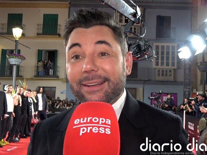 Miguel Poveda confirma con ironía que Isabel Pantoja aún le debe dinero: “Que Dios nos lo pague”