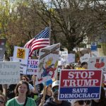 Miles de manifestantes protestan contra Trump y la guerra en ciudades de EEUU