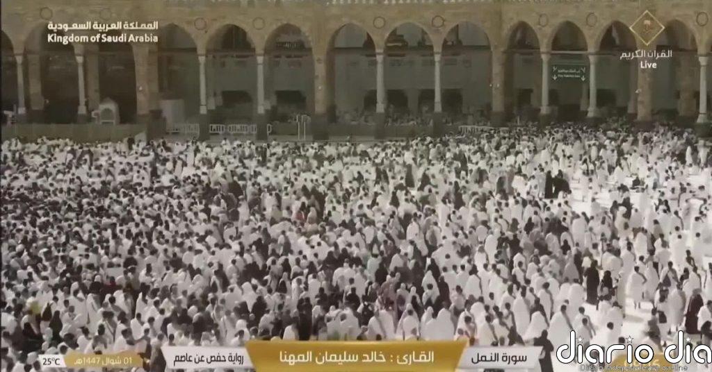 Miles de musulmanes celebran el fin del Ramadán en la Gran Mezquita de La Meca
