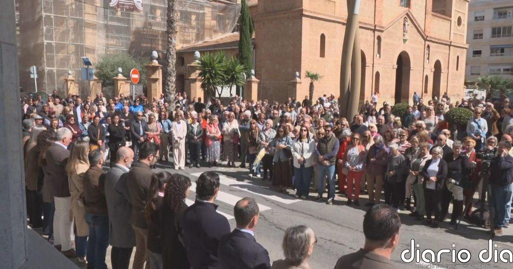 Minuto de silencio en Torrevieja tras el último caso de violencia vicaria