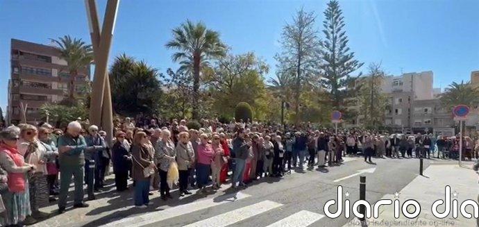 Minuto de silencio por el crimen de la menor de tres años en Torrevieja: "En un varapalo muy duro"