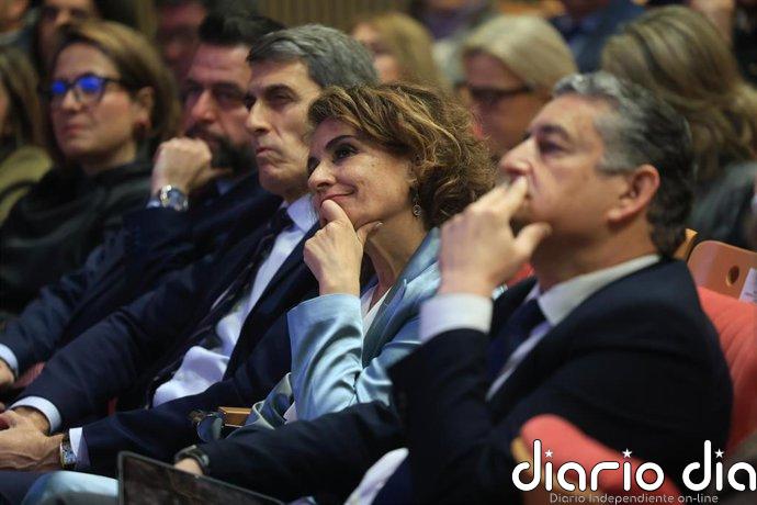 Montero cuestiona que la Junta firme el convenio para el nuevo hospital de Cádiz "a tres meses de unas elecciones"