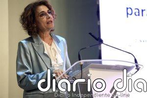 Montero replica a Feijóo: Los andaluces "saben muy bien" de su defensa de la sanidad pública ante los "recortes" del PP