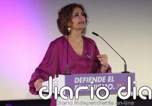 Montero se suma al 'No a la guerra' de Sánchez y apunta a solucionar el conflicto con "diálogo" y "capacidad de ceder"