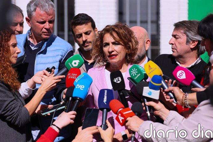 Montero ve "gravísimo" que la Junta "había sido avisada tres años antes" del "colapso" en torno a los cribados de cáncer