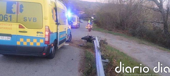 Muere un motorista de 48 años tras salirse de la vía y colisionar con una bionda en Riós (Ourense)