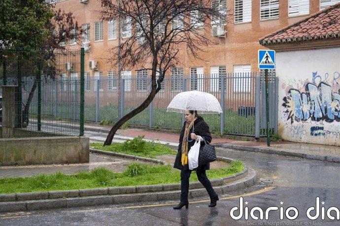 Nieve, lluvia, olas y viento ponen en aviso a media docena de CCAA, con Granada en nivel naranja por nieve