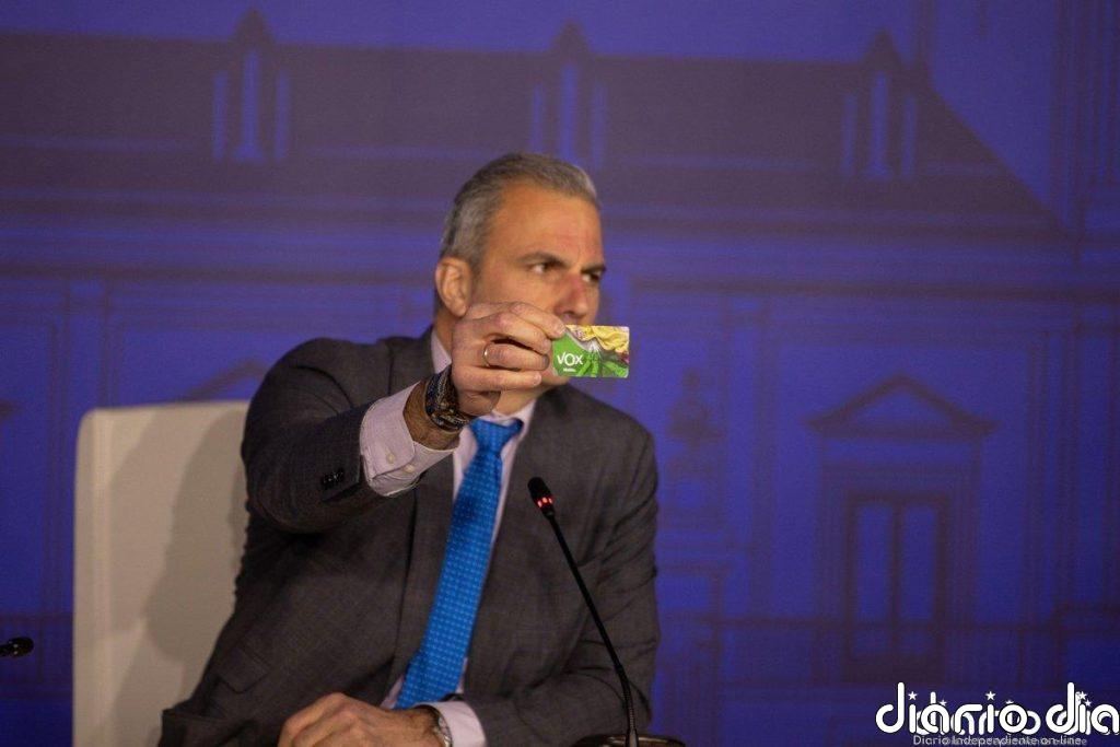 Ortega Smith cree que hay una "obsesión" en Vox con que "alguien les haga sombra" y afea a Abascal que "no dé la cara"