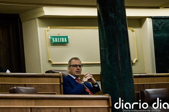 Ortega Smith, de fundador de Vox y afiliado número 6 a ser expulsado por sus críticas a Abascal y su Ejecutiva