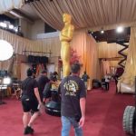 Oscars gigantes custodian la alfombra roja para la 98.ª edición de los premios más famosos del cine