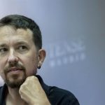 Pablo Iglesias y Dina Bousselham anuncian un acuerdo con los periodistas acusados de publicar datos de la exasesora
