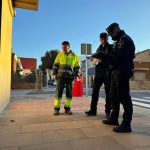 Paterna endurece hasta mil euros las multas por no recoger heces caninas y llevar perros sin microchip