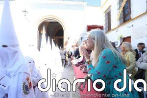 Patricia del Pozo asiste este Domingo de Ramos a la salida de las hermandades de la Paz y San Roque de Sevilla