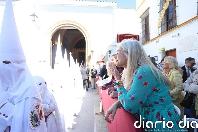 Patricia del Pozo asiste este Domingo de Ramos a la salida de las hermandades de la Paz y San Roque de Sevilla