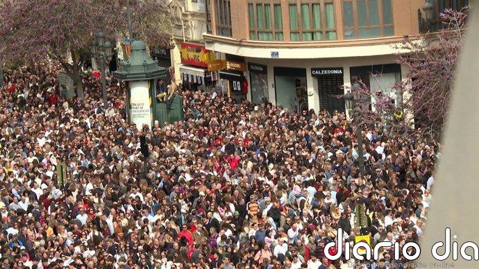 Peñarroja acude a su cita con la primera 'mascletà' con un espectáculo lleno de ritmo para que "llegue a todos"