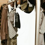 Pensábamos que no volvería nunca, pero nos equivocábamos: la moda se desnuda y se convierte en identidad