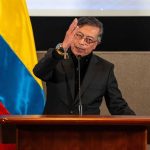 Petro vincula el avión militar accidentado a la lucha contra el narcotráfico y se pregunta si "vale la pena"