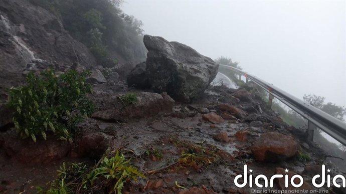 Piden evitar desplazamientos a zonas altas de Gran Canaria por desprendimientos y fuertes escorrentías