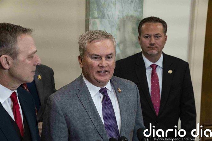 Piden testificar a la guardia de prisión que vio con vida por última vez a Epstein antes de su suicidio