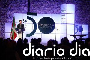 Pradales critica que los gobiernos hayan ocultado "debajo de la alfombra" el 3 de marzo y pide desclasificar documentos