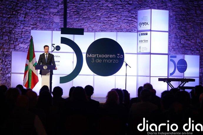 Pradales critica que los gobiernos hayan ocultado "debajo de la alfombra" el 3 de marzo y pide desclasificar documentos