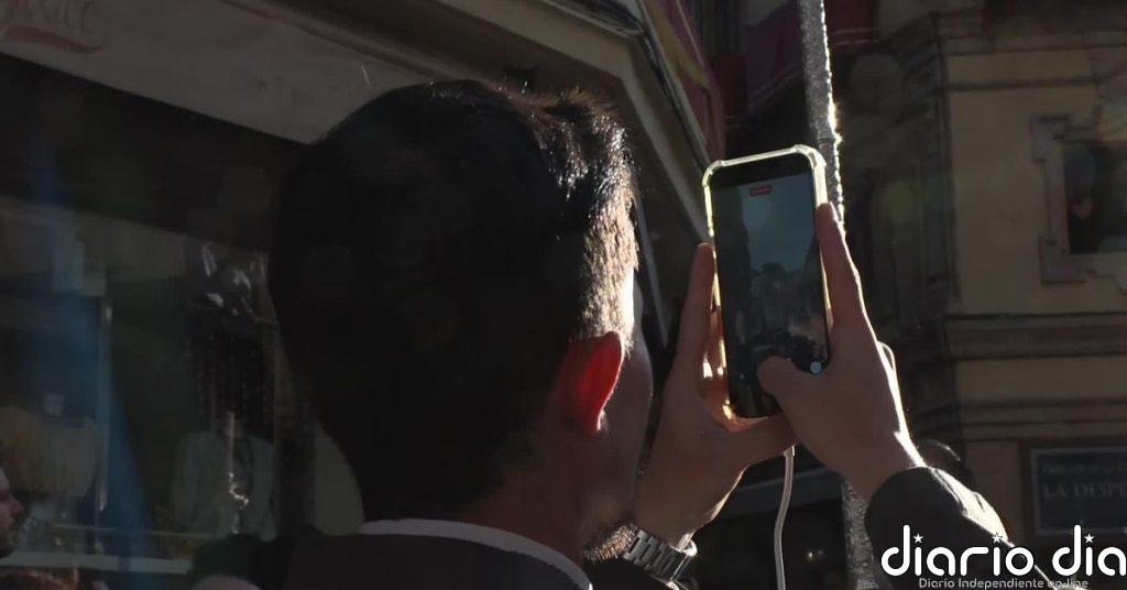 Procesión de móviles en Semana Santa