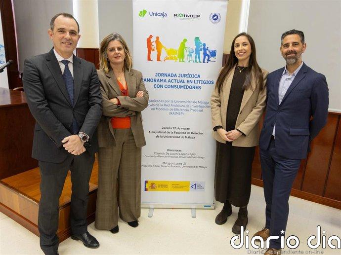 Profesionales participan en Málaga en una jornada de la UMA patrocinada por Unicaja sobre litigios con consumidores
