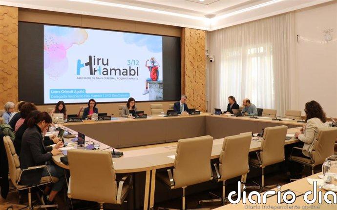Reclaman en el Parlament la creación de un plan específico de atención a menores con daño cerebral en Baleares