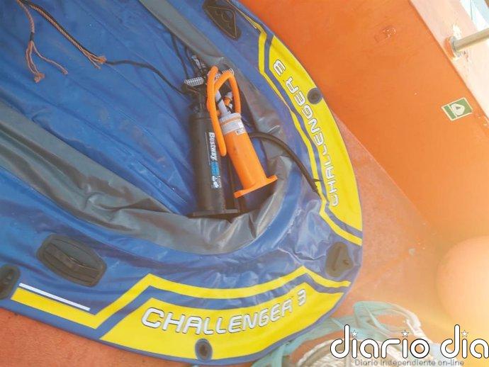 Rescatados once magrebíes que intentaban llegar a la costa de Cádiz en dos embarcaciones neumáticas