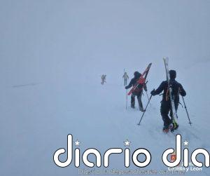 Rescatados tres esquiadores atrapados en una travesía en Gredos entre vestica y niebla