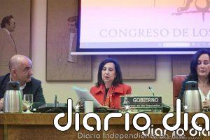 Robles recalca que restringir vuelos en bases de EEUU "no rompe el vínculo con la OTAN ni la responsabilidad de España"