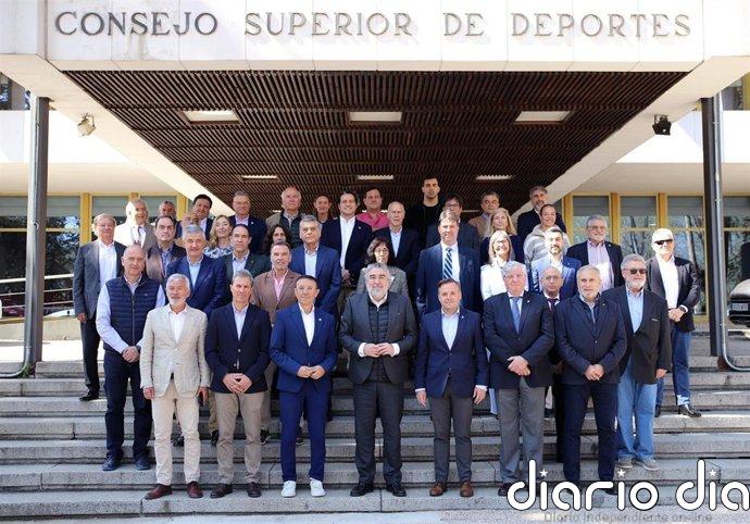 Rodríguez Uribes se reúne con ADESP y destaca la "inversión sin precedentes" en las federaciones deportivas