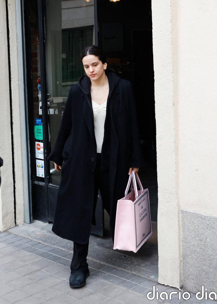 Rosalía: su plan 'libanés' con Loli Bahía, y el bolso más codiciado de Dior, antes de su primer concierto en Madrid