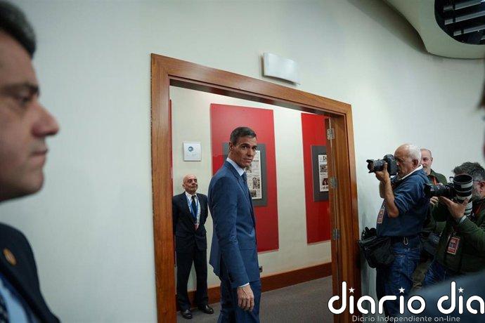 Sánchez "ruega" a la población de Tenerife que "evite desplazamientos innecesarios" tras el aviso rojo de la AEMET