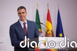 Sánchez traslada a la activista Fawzia Koofi que las mujeres afganas "siempre" tendrán un lugar en España