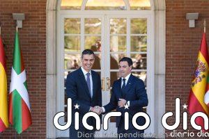 Sánchez y Pradales pactan crear un órgano bilateral Euskadi-Estado para gestionar los aeropuertos vascos